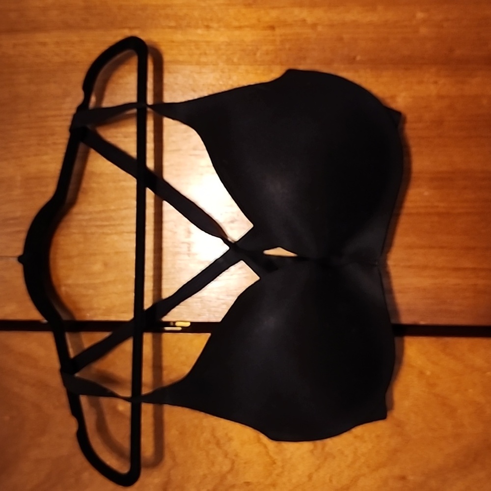 Victoria's secret black push up bra front closure